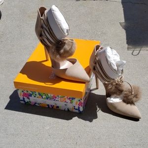 🆕️Nude suede heels